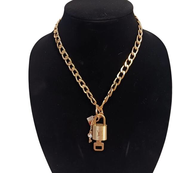 Authentic Louis Vuitton Padlock Lock Key Necklace #318 Necklace Charms Preppy - Picture 1 of 13